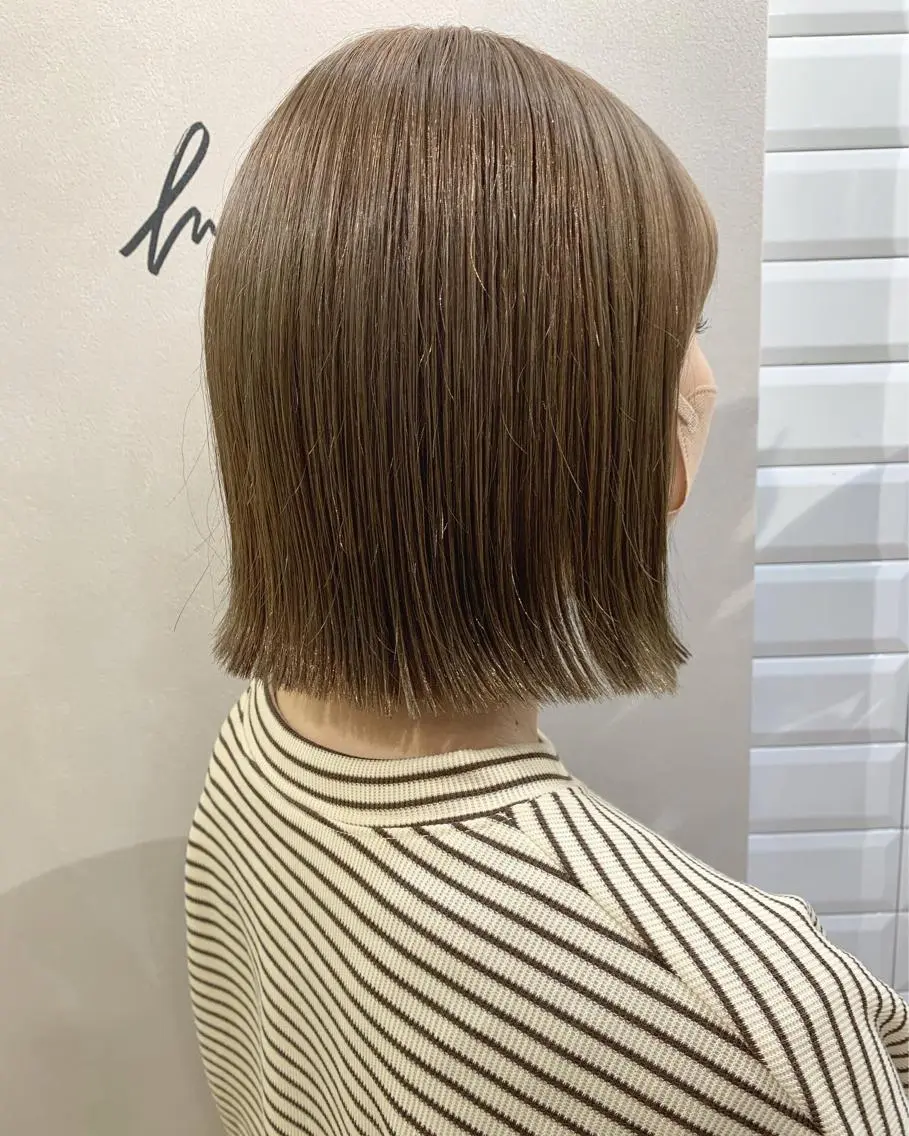 ショート カラー ベージュカラー ブリーチ カット ヘアカラー トリートメント hubhair レイヤー/透明感のヘアスタイル