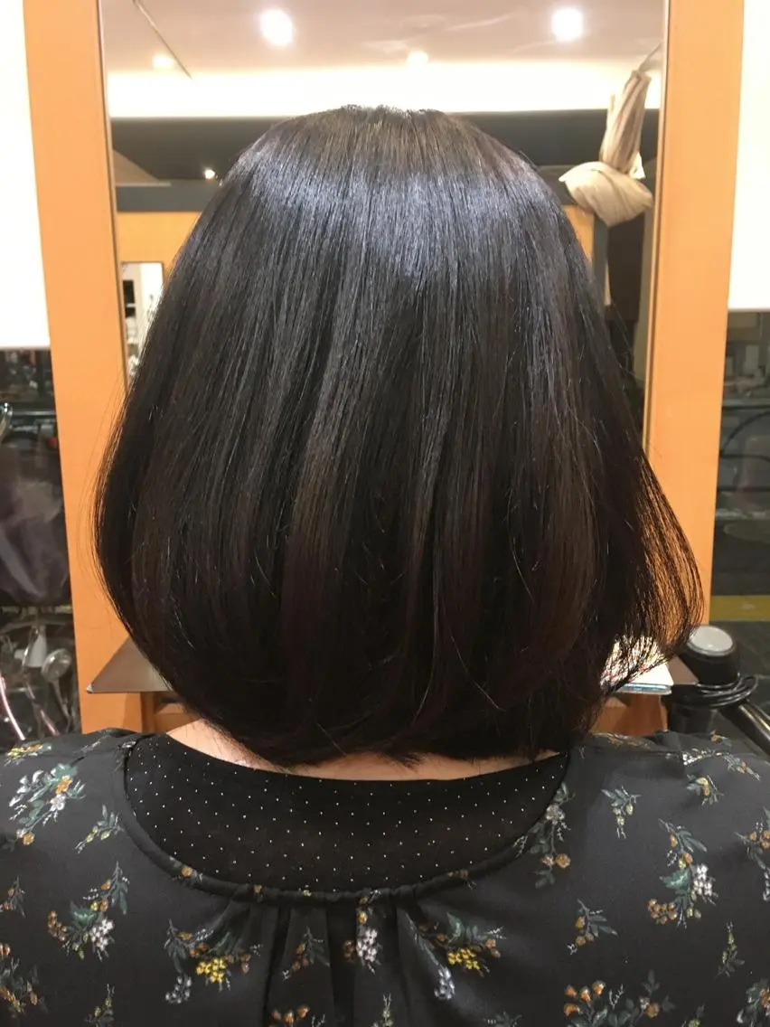 ミディアム カラー ボブ コンドウ サラのヘアスタイル