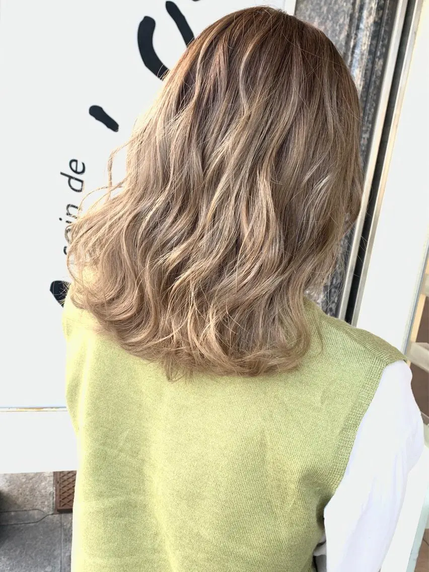 ミディアム カット ヘアカラー レイヤー/艶髪カラー 森本くるみのヘアスタイル