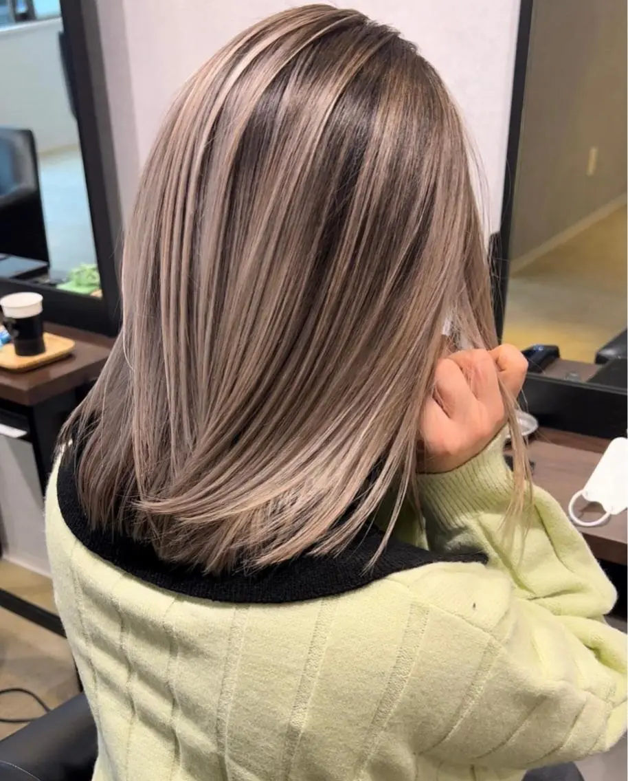 ミディアム カラー バレイヤージュ ブリーチ 透明感カラー ダブルカラー ハイライトカラー ヘアカラー Merly Osakaのヘアスタイル