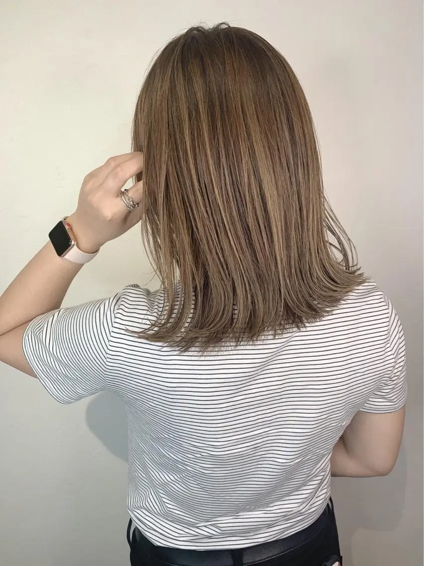 ミディアム カラー _WHITE＋ 南海難波店のヘアスタイル