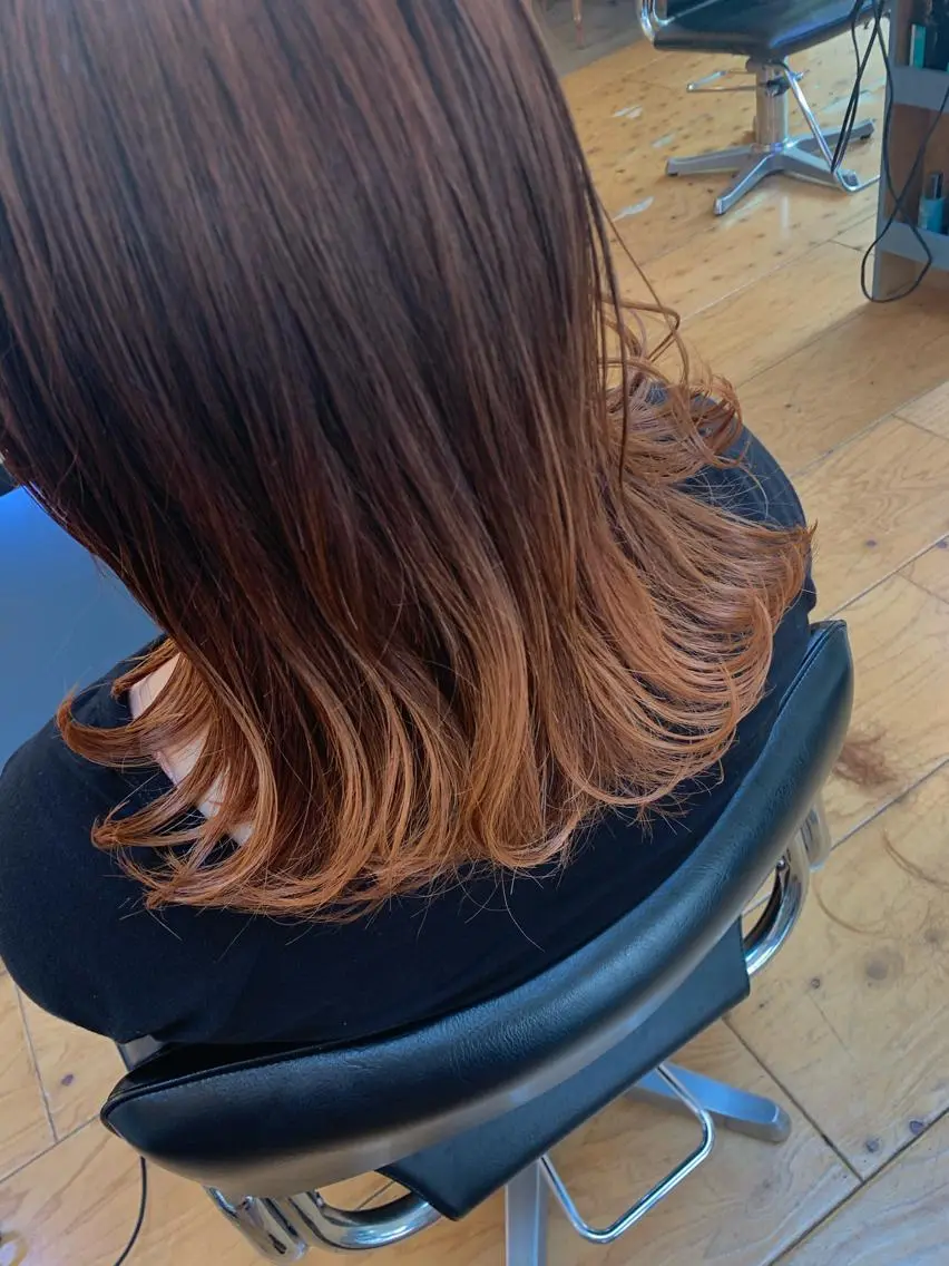 ミディアム ハイライト Lagom なかだのヘアスタイル