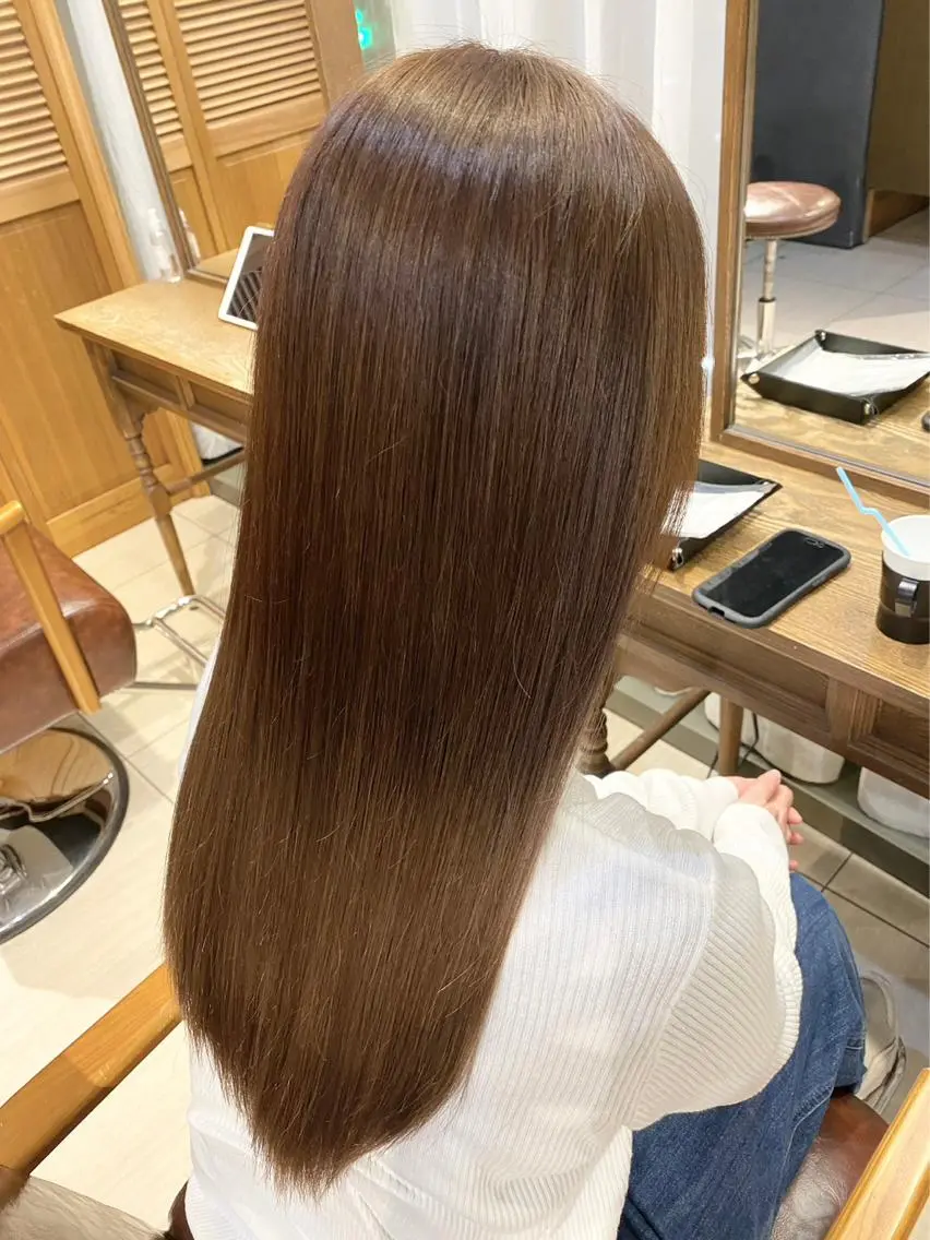 ロング カラー ベージュカラー ヘアカラー カラーモデル/ つくば市みどりののヘアスタイル