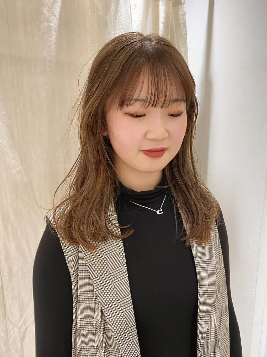 セミロング サトウ ナナのヘアスタイル