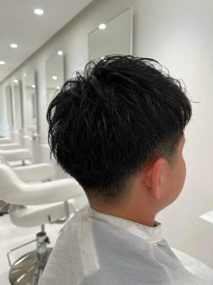 メンズ ✨フェザーパーマ✨ スパイキー✨星野拓磨のヘアスタイル