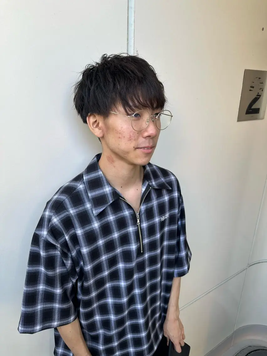 ショート メンズ メンズ特化シャドウパ ーマラウンドマッシュのヘアスタイル