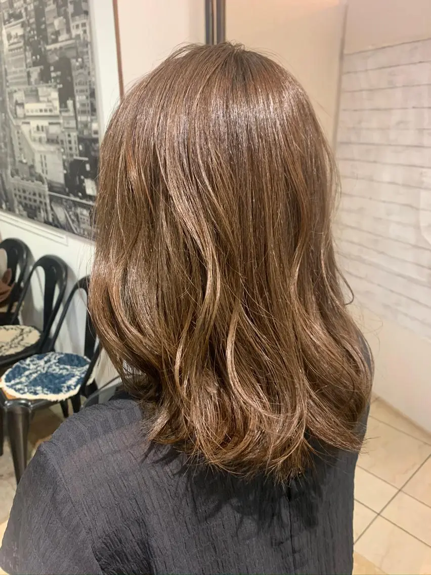 ミディアム カラー 【aini天王寺】 𝐚𝐢𝐫𝐢✂︎のヘアスタイル