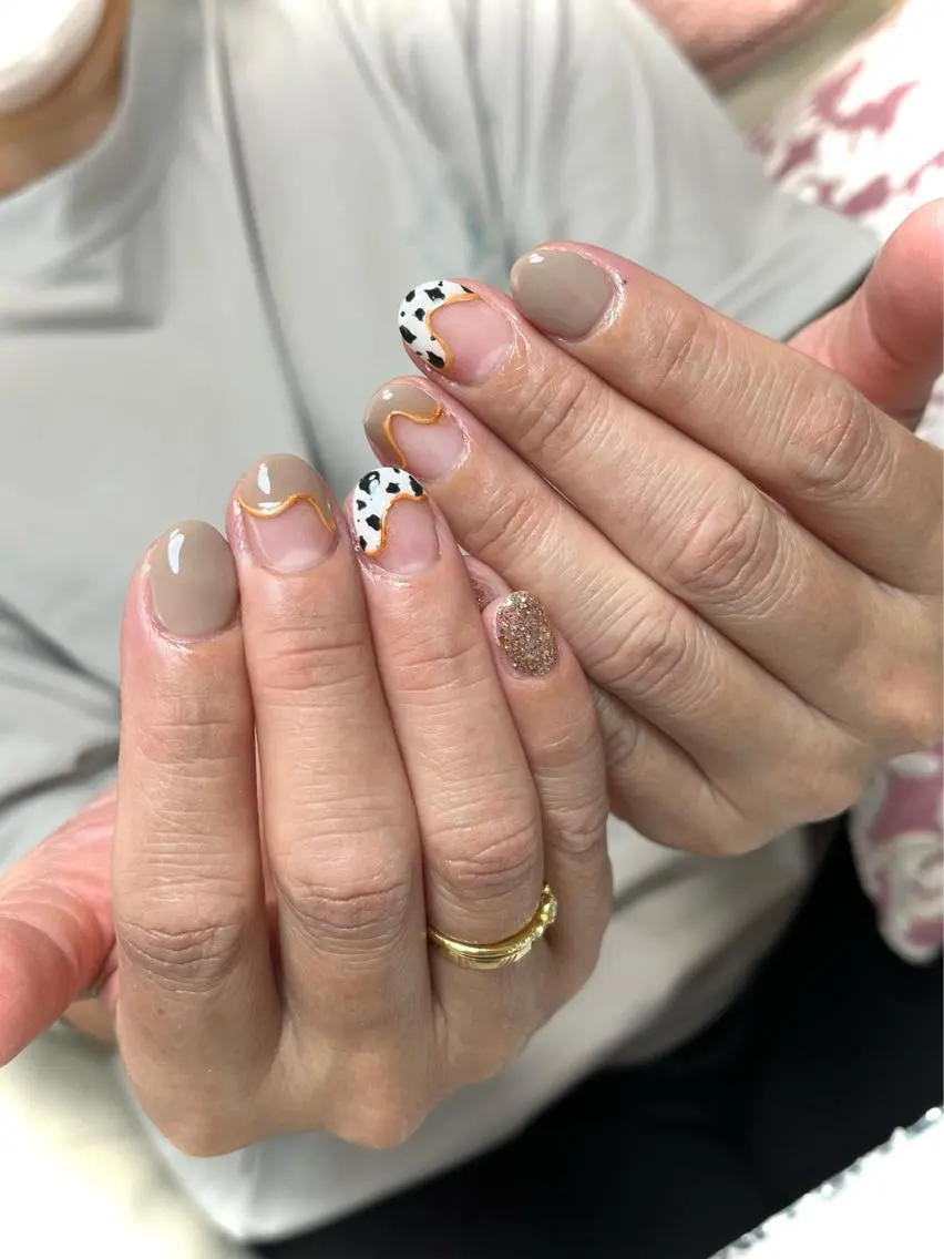 ネイル 成人式 ジェルネイル キラキラネイル 韓国ネイル ラメ(グリッター) nails' it...のネイルデザイン