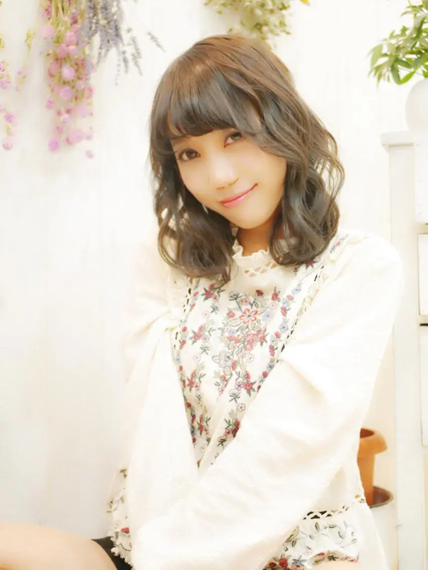 セミロング カラー カット ヘアカラー Lucet byNYNYのヘアスタイル