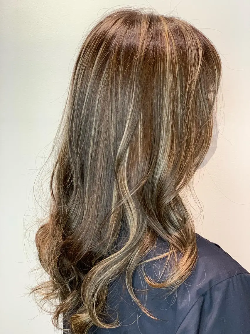 カラー 石井 潤のヘアスタイル
