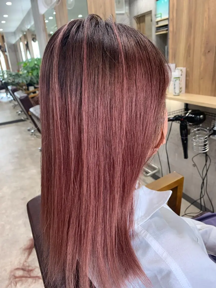 セミロング カラー バレイヤージュ ブリーチ ケアブリーチ ダブルカラー イヤリングカラー ヘアカラー hair salon mementoのヘアスタイル