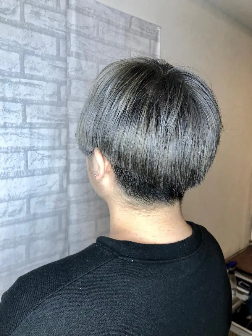 ショート カラー ヘアアレンジ グレージュ シルバー シルバーグレージュ 美髪・艶髪特化美容師 RYOJIのヘアスタイル