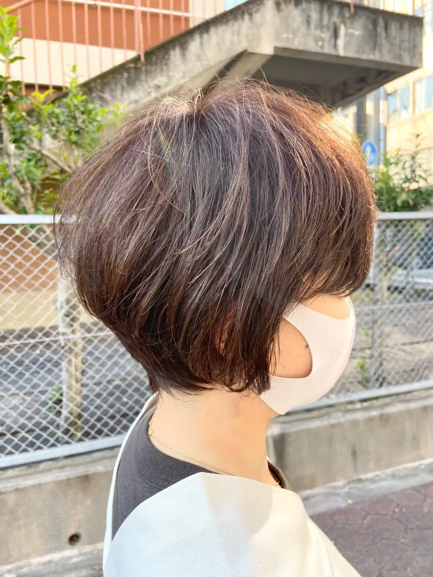 ショート カラー アッシュ ハイライトカラー ハイライト ショートヘア 田中 あやなのヘアスタイル