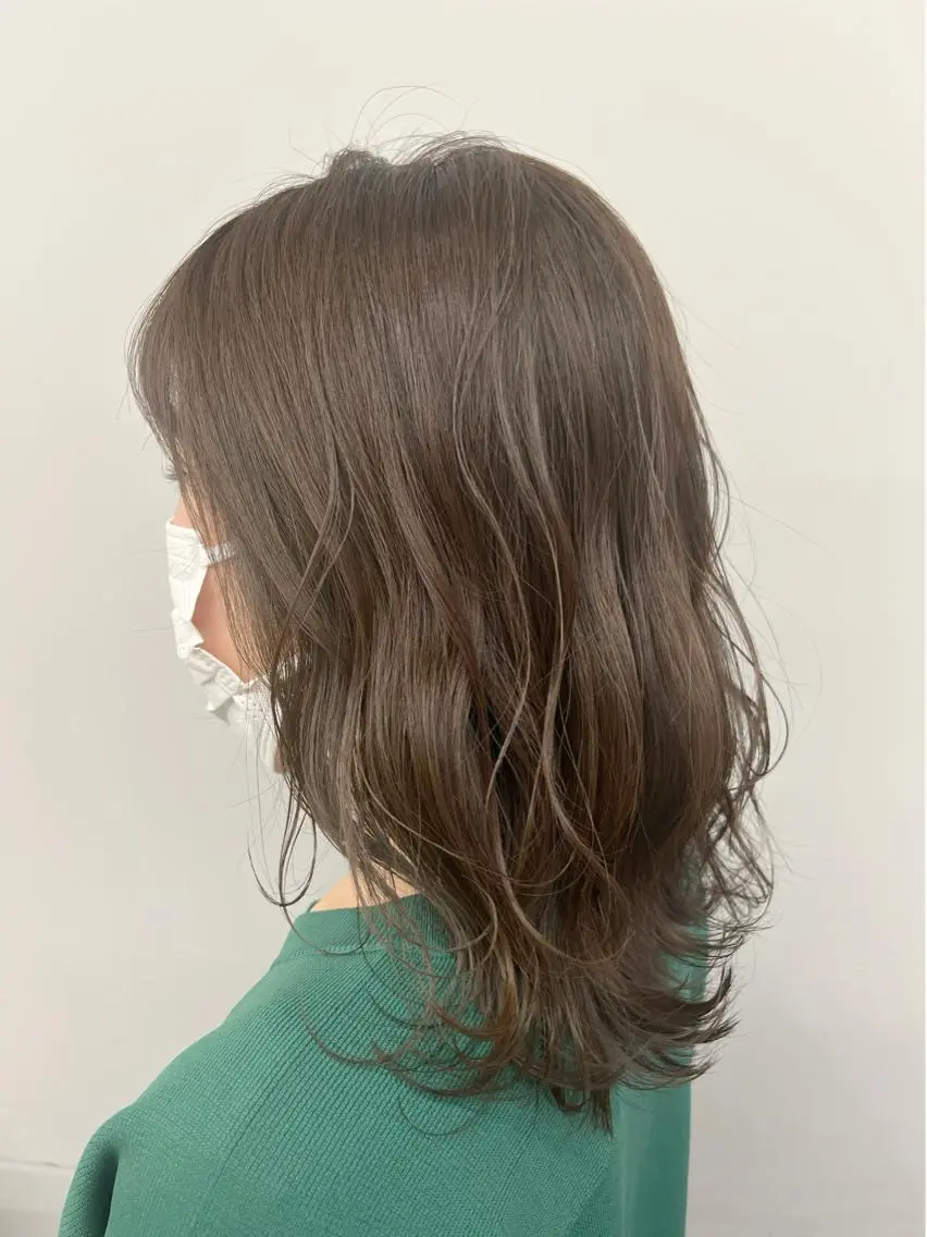 ミディアム カラー ベージュカラー ミルクティーベージュ 代表 YUKI ☆のヘアスタイル