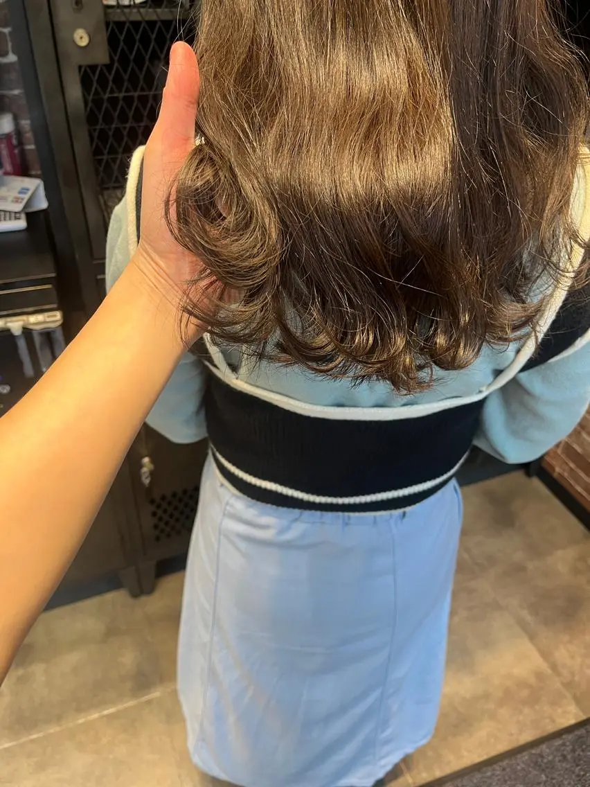 セミロング カラー パーマ ヘアアレンジ メンズ キッズ ネイル マツエク・マツパ アイブロウ メンズブリーチ メンズハイライト メンズインナーカラー メンズ韓国風 ブリーチ 久木原 ゆりのヘアスタイル