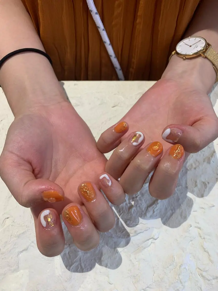 ネイル オレンジ マキノ ユイのネイルデザイン