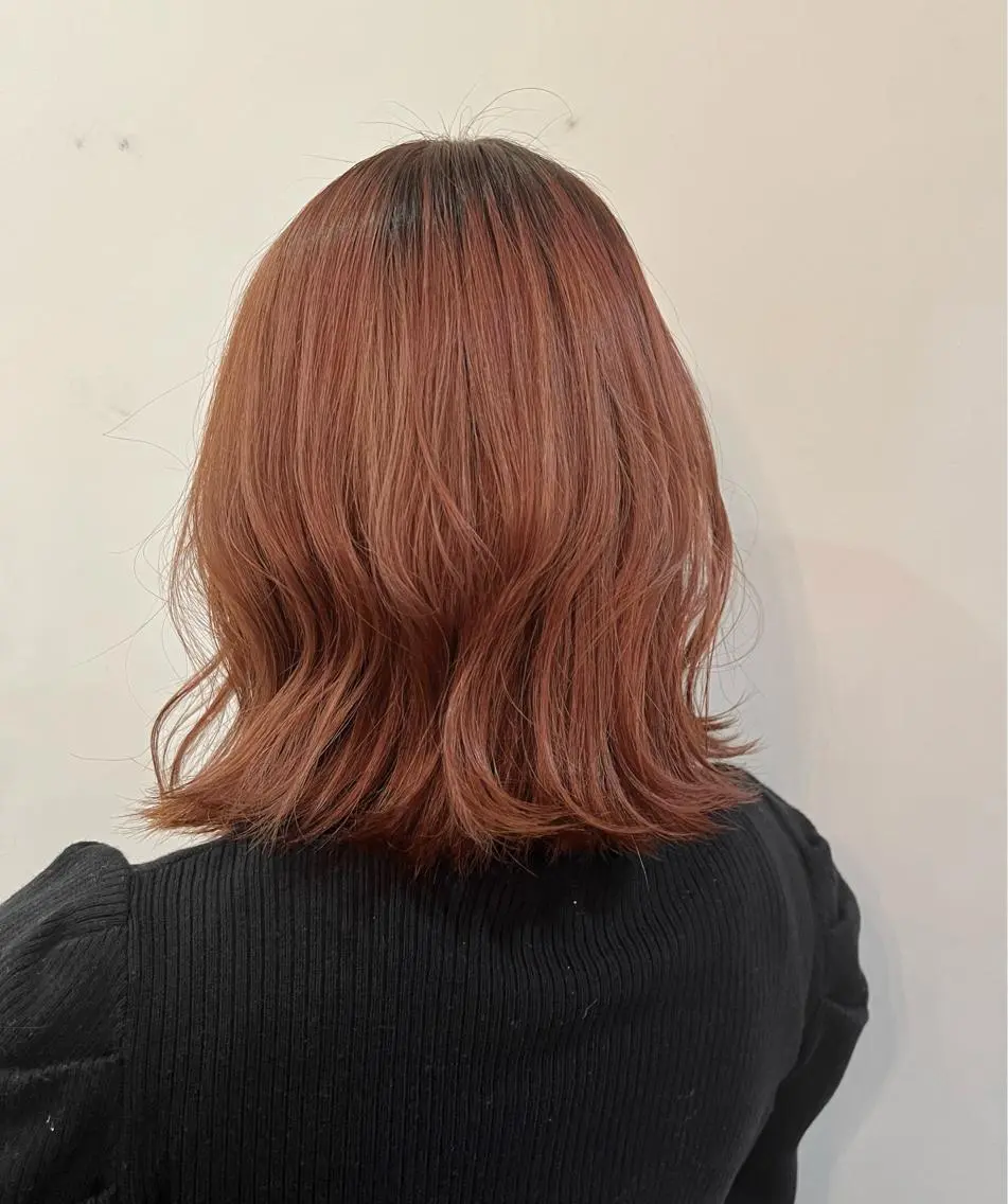 ミディアム 似合わせレイヤー ＆縮毛矯正のヘアスタイル