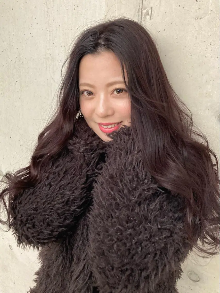 ロング ヘアカラー 梅山 美侑のヘアスタイル