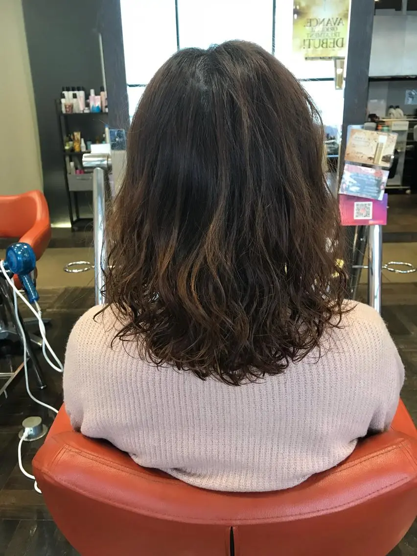 ミディアム パーマ ミディアムパーマ カット パーマ トリートメント デザインカラー🌈 高木リョウのヘアスタイル
