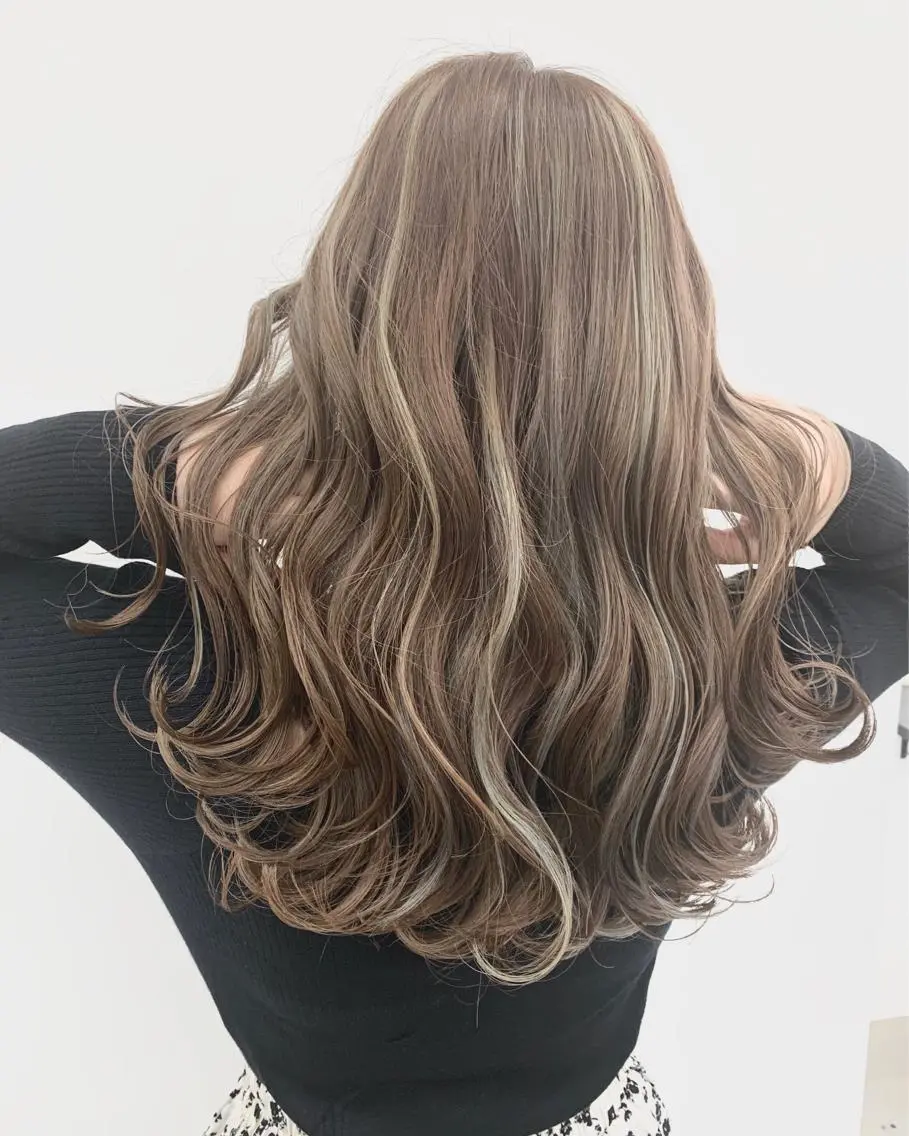 カラー LINOET名古屋 ブリーチ/ハイトーンのヘアスタイル