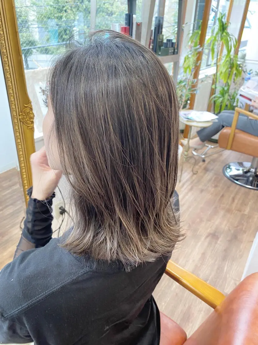 ミディアム ハイライト 上村 ダイスケのヘアスタイル