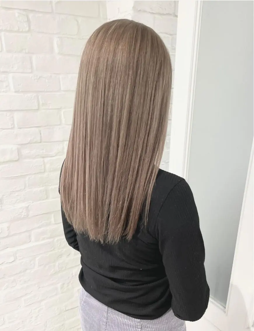 ロング ヘアカラー 米津 優花のヘアスタイル