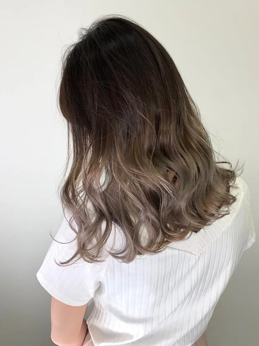 ミディアム 手島 カミラのヘアスタイル