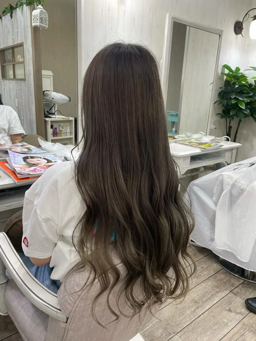 ロング ネモトメイナ🌿 今月末で退職しますのヘアスタイル