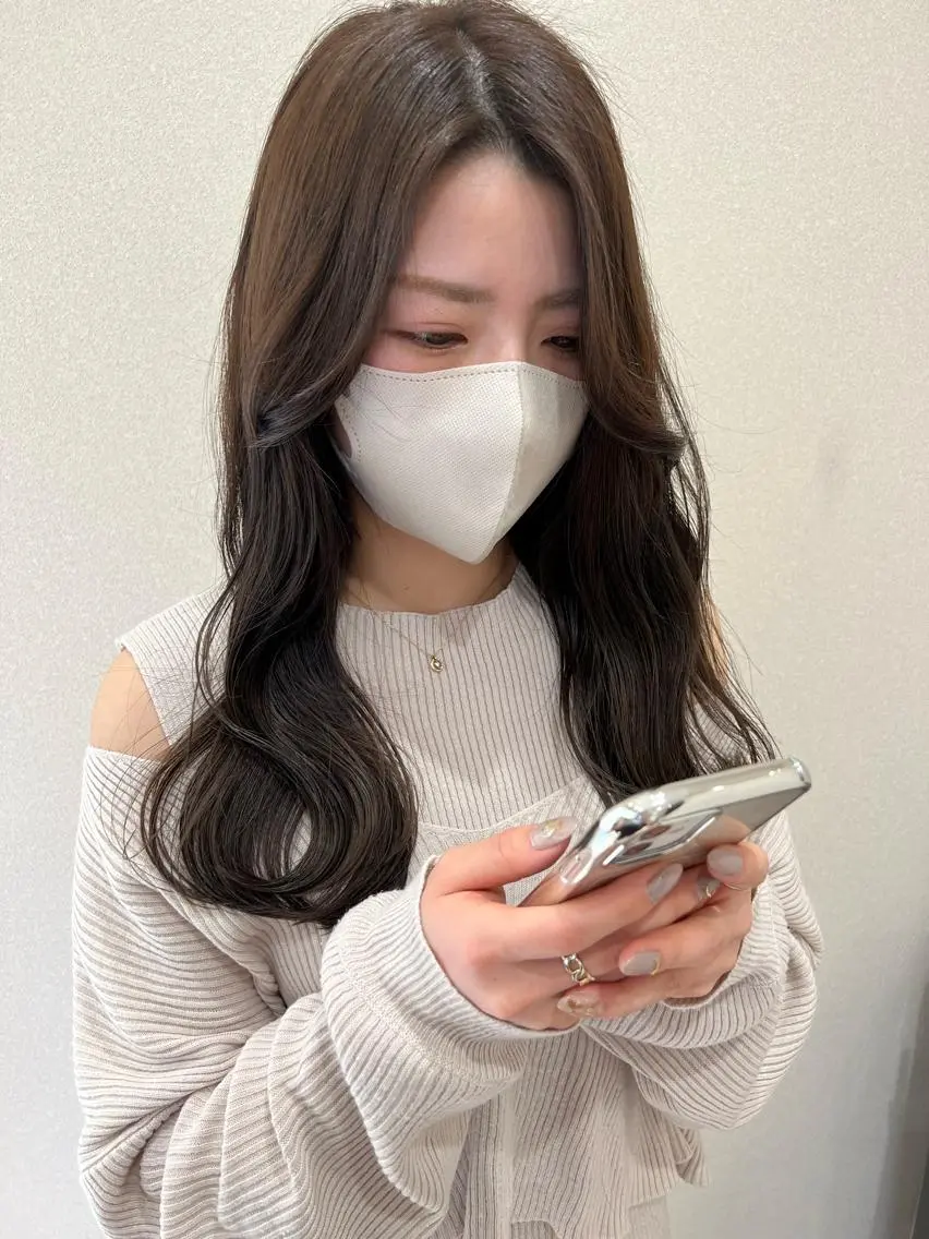 セミロング カラー エギョモリ 外国人対応 佐久間のヘアスタイル