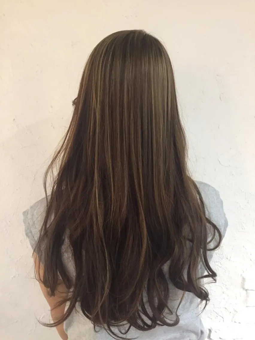 ロング カラー 伊藤 優希のヘアスタイル
