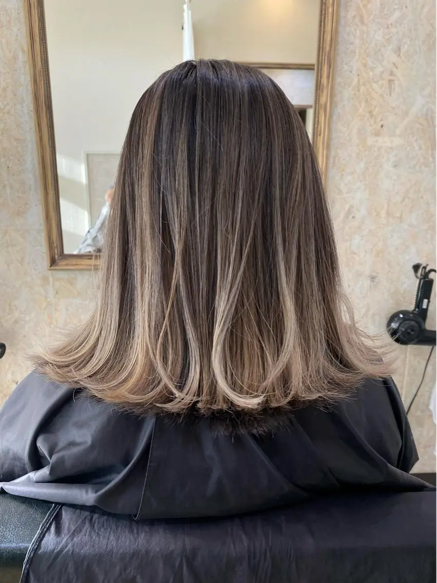 セミロング カラー ヘアカラー Tsuyoki .のヘアスタイル