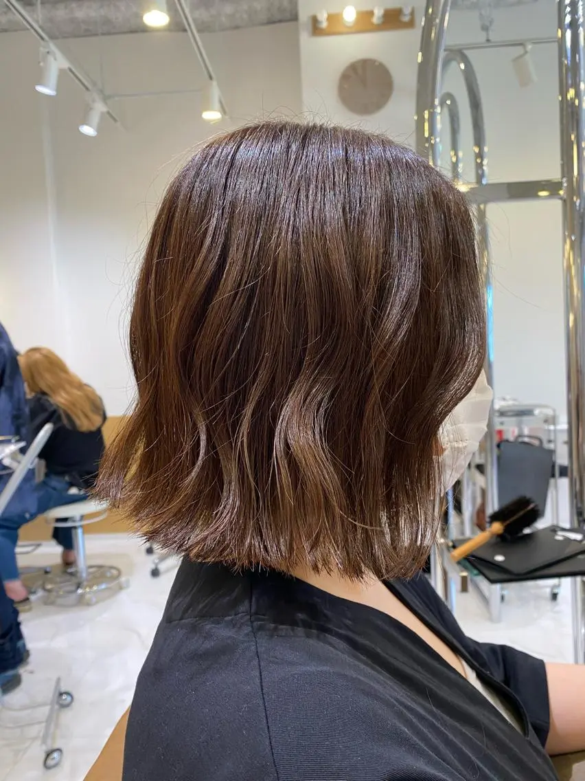 ショート ボブ 外ハネヘア 坂井 茅聖のヘアスタイル