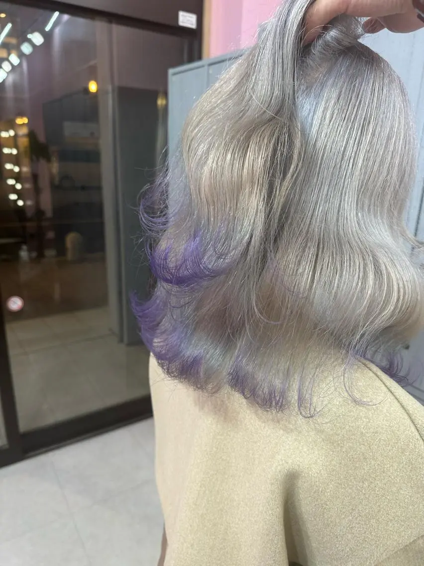 セミロング カラー 町田ブリーチデザイン 🌈MANATOのヘアスタイル