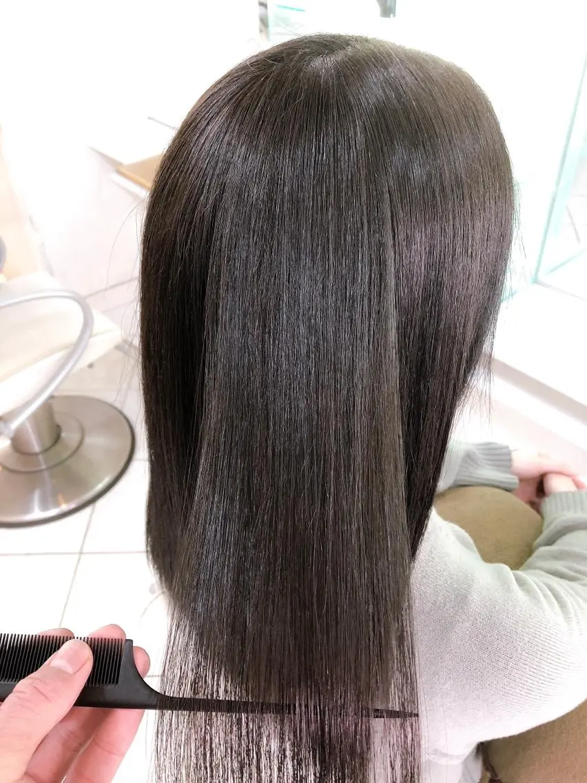 セミロング カラー アッシュ 保住 亮太のヘアスタイル