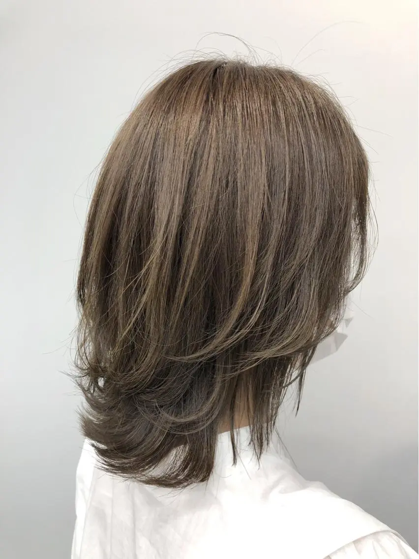 ミディアム カラー アッシュ ベージュカラー ボブ ウルフカット ウルフボブ 代表 YUKI ☆のヘアスタイル