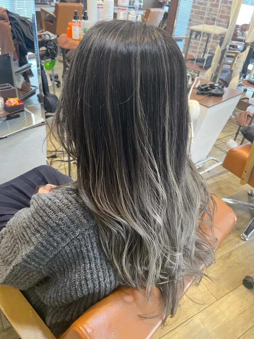 ロング カラー 川本 あゆのヘアスタイル