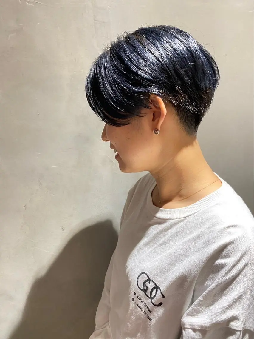 ショート カラー 中村 彩乃のヘアスタイル