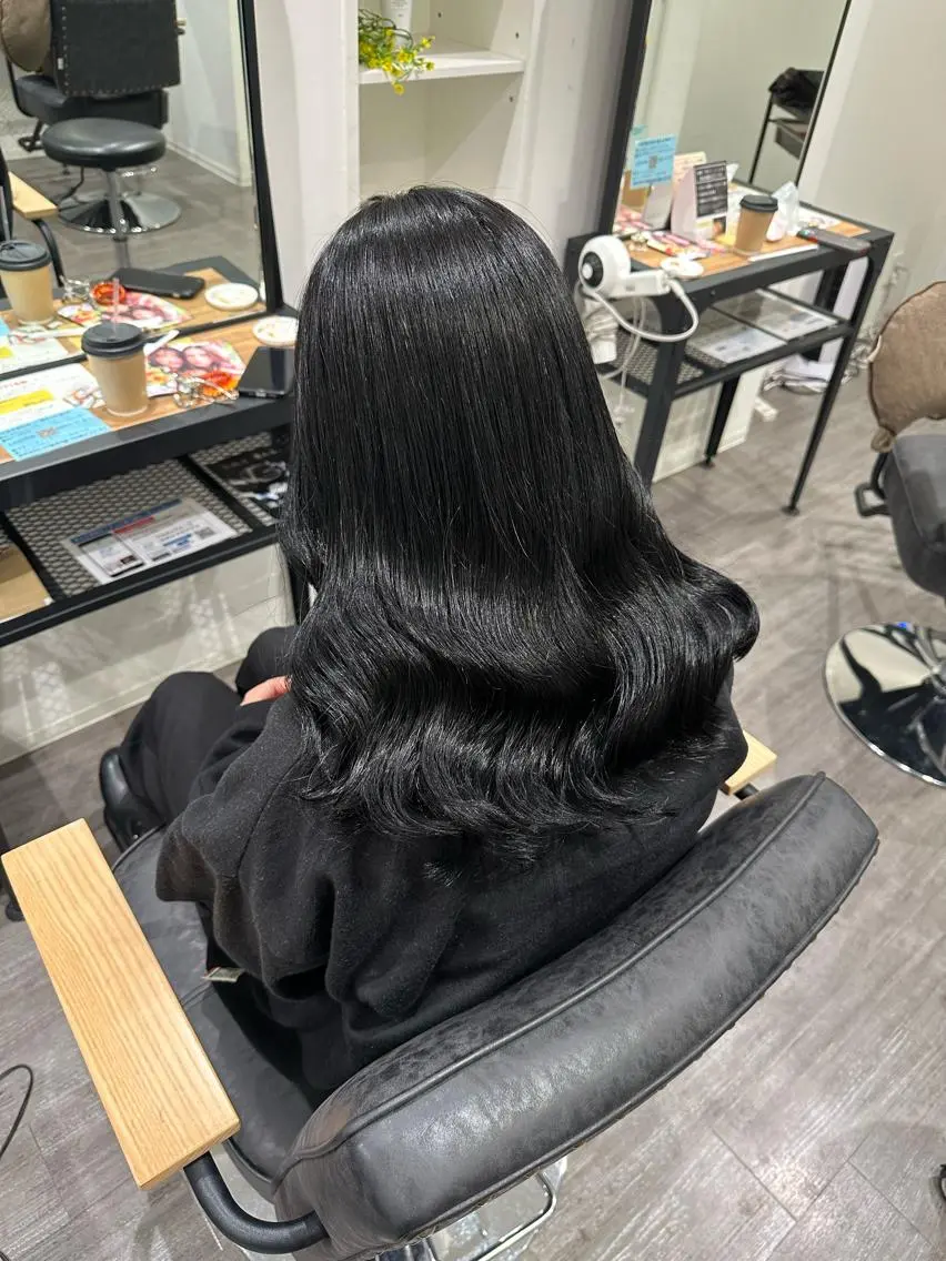 セミロング カラー 黒髪 艶髪レイヤー上田 紗也🇰🇷💗のヘアスタイル