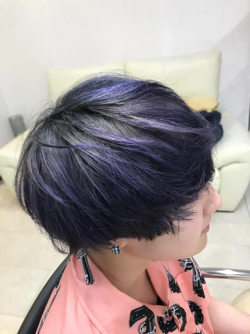 ショート カラー ブリーチ 長谷川 誠志のヘアスタイル