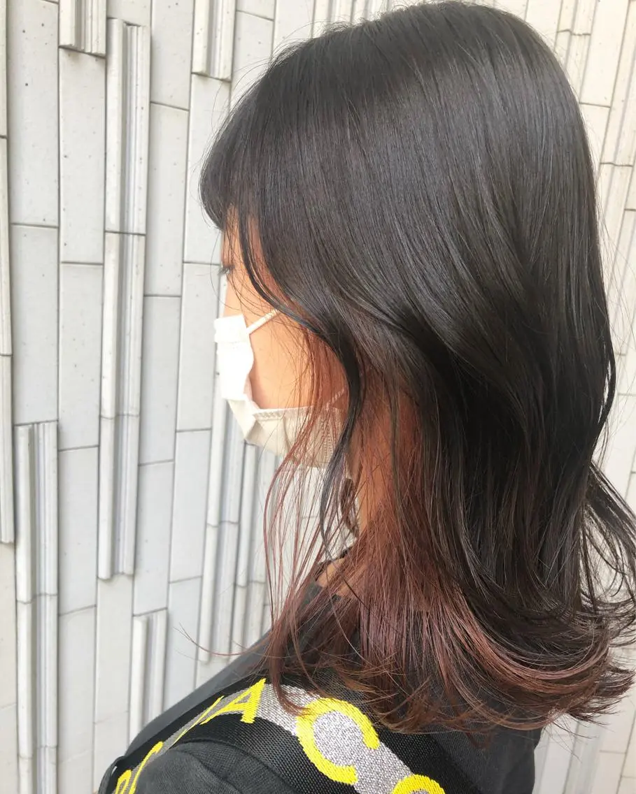 セミロング カラー インナーカラー オレンジ ヘアカラー トリートメント 🍊新宿南口🍊 ERINAのヘアスタイル