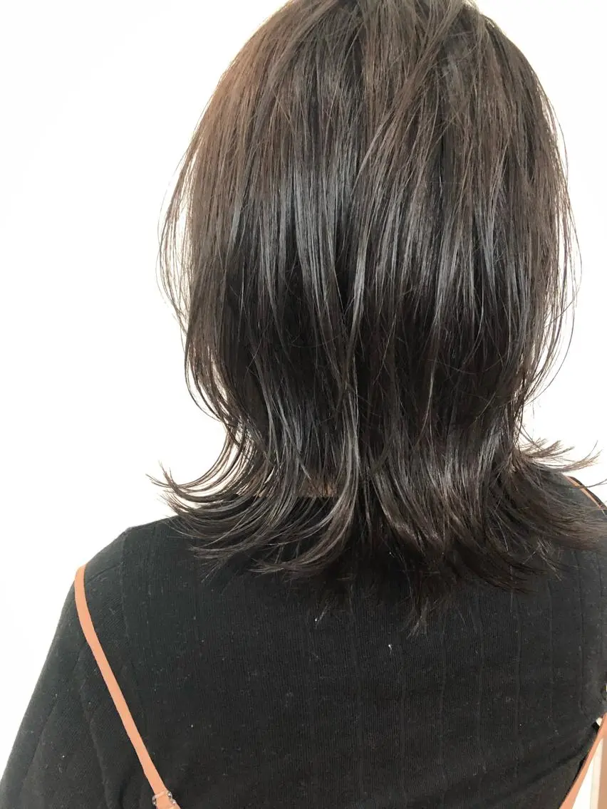 ミディアム カット 相原 美咲のヘアスタイル