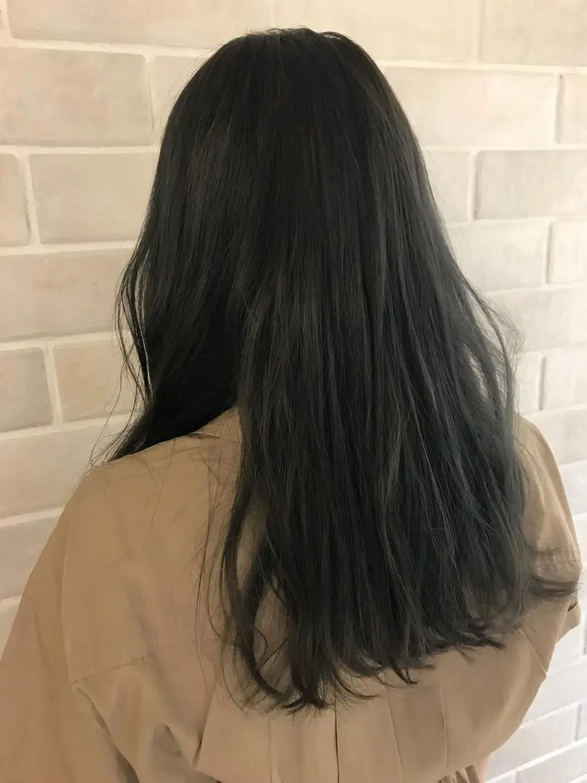 セミロング カラー ブルーカラー ブルーグレー ブルーグレージュ グレージュ 艶髪カラー&ウルフ フルカワ ヒロズミのヘアスタイル