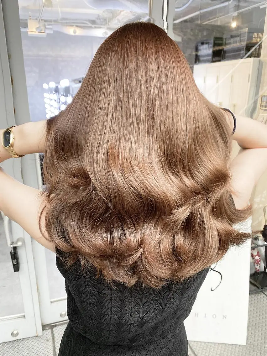 セミロング カラー ヘアアレンジ 結婚式・ブライダル セミロングパーマ アッシュ アッシュブラウン バレイヤージュ 韓国風×透明感カラー 髪質改善オタベシンヤのヘアスタイル