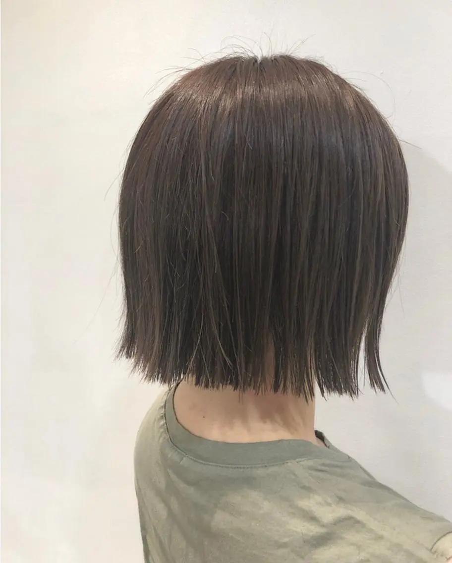ショート 切りっぱなしボブ アッシュ ボブ 冨永 志穂の眉毛・アイブロウイメージ