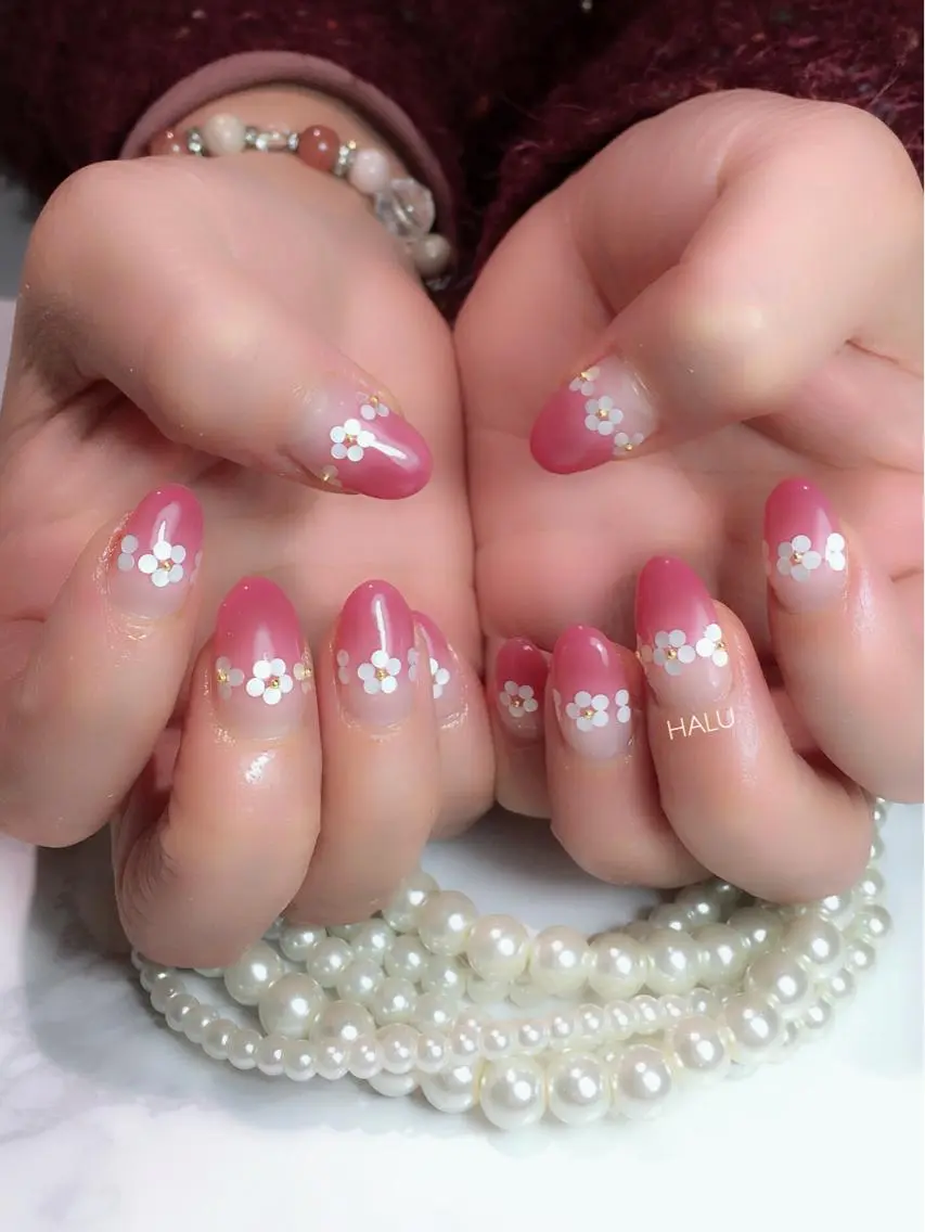 ネイル ガーリー グラデーション ピンク 春ネイル ホワイト HALU ハルのネイルデザイン