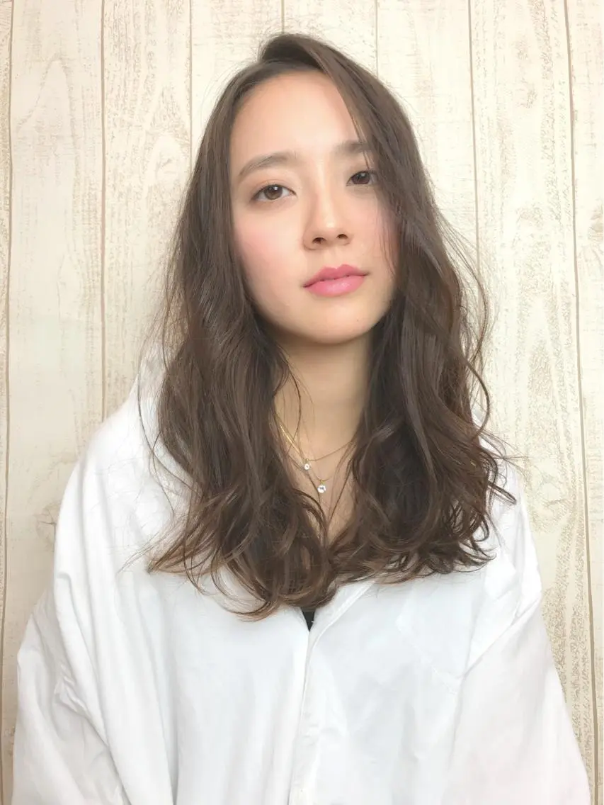 セミロング パーマ やまだ まいのヘアスタイル