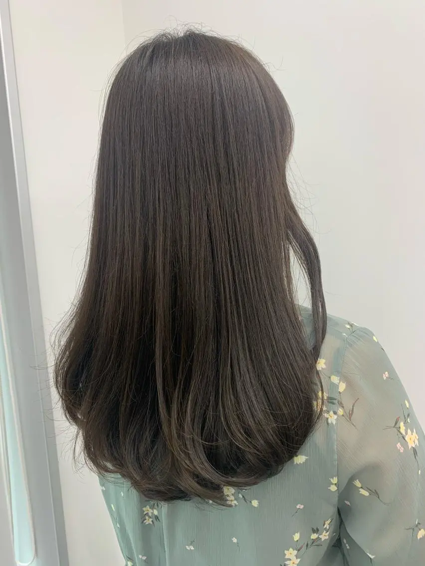 ミディアム カラー パーマ ヘアアレンジ メンズ キッズ ネイル マツエク・マツパ アイブロウ ヘアセット 似合せレイヤー/ 柔らか透明感カラーのヘアスタイル
