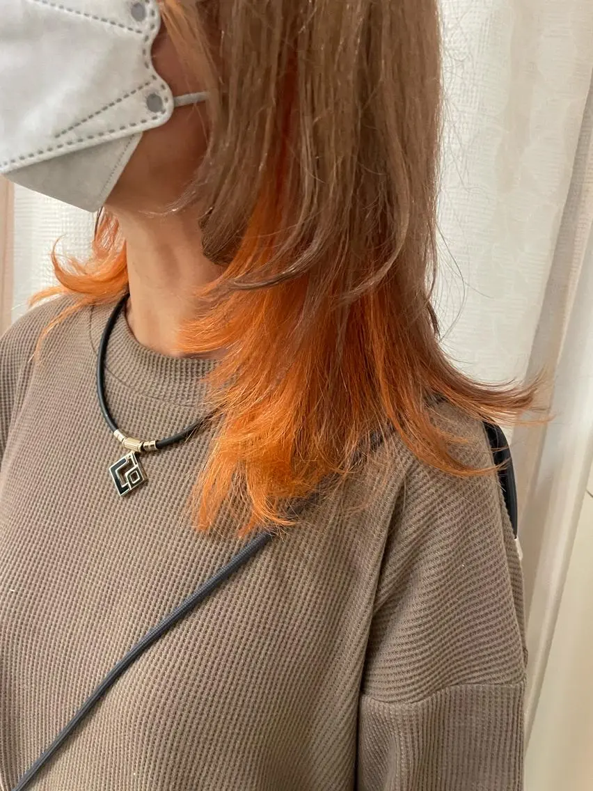 セミロング カラー インナーカラー 松佐 ゆかりのヘアスタイル