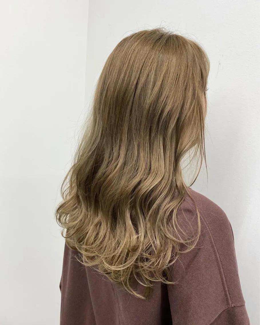 ロング カラー ヘアアレンジ 黒髪 ブリーチ ダブルカラー 【公式】amble luxe池袋東口🩷のヘアスタイル