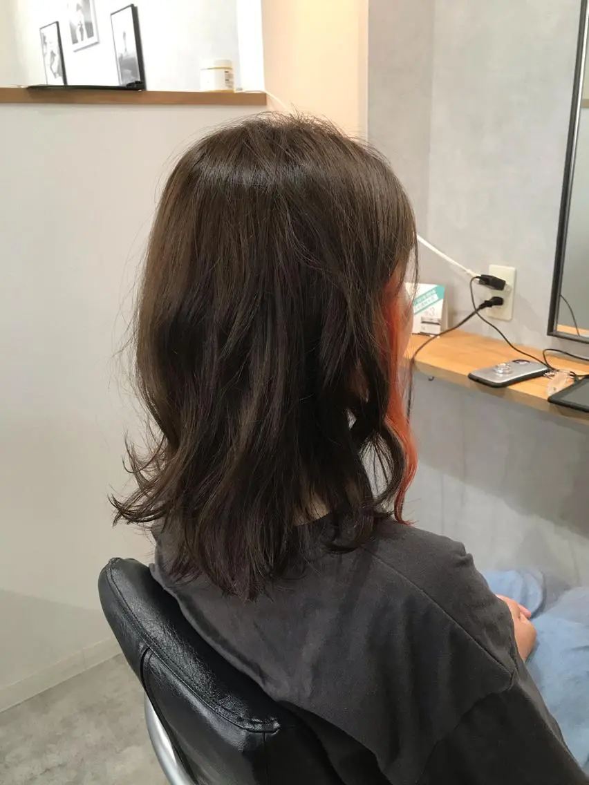 ミディアム カラー デザインカラー イヤリングカラー インナーカラー 川崎 龍馬のヘアスタイル